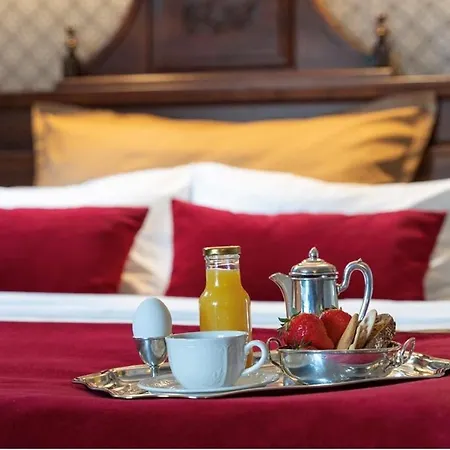 Grand Hotel